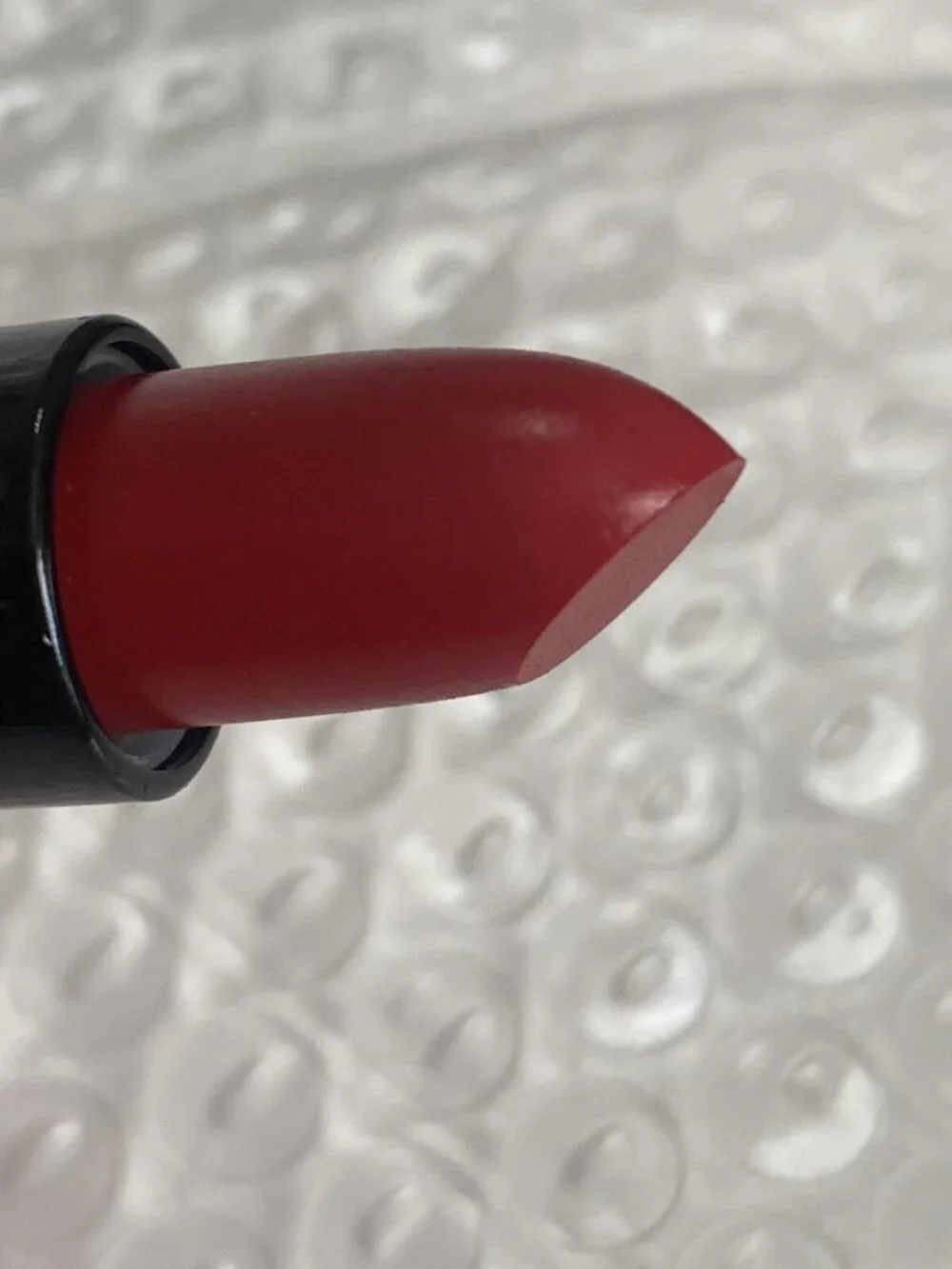 NYX bll138 ruby